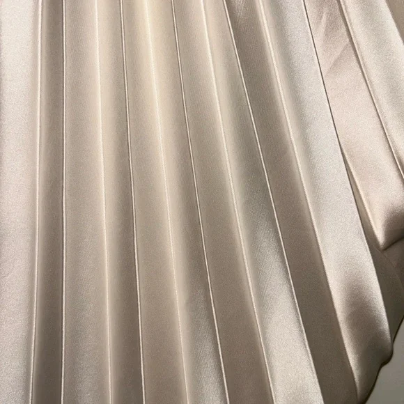 These Three Boutique cream dress new never worn size Small - Picture 3 of 8